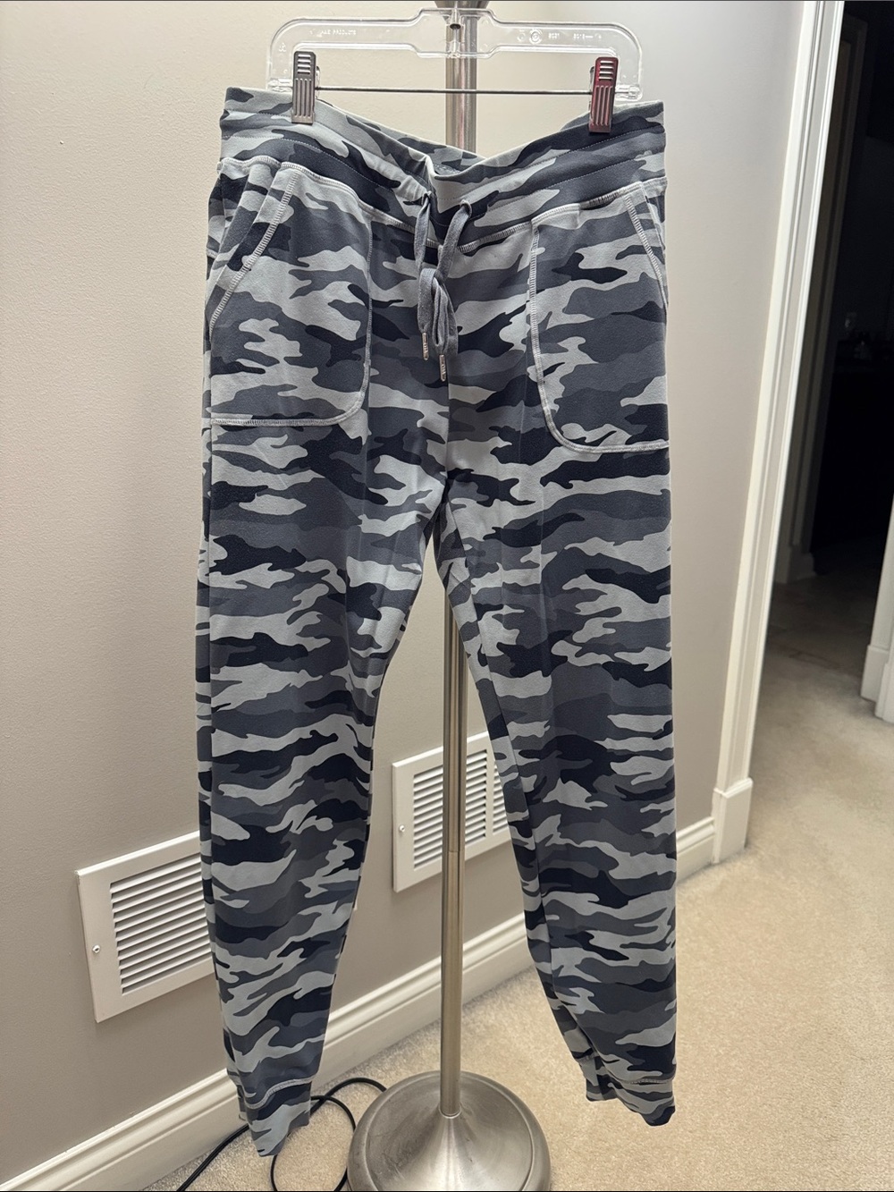 Women’s  Gray Camo Jogger Pants - Casual Athletic Fit